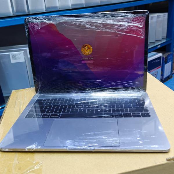 🤵🏽‍♀🤵🏽‍♀MacBook Pro A1706